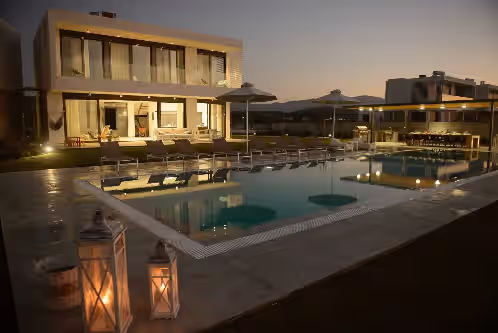 An Impressive Beachfront Luxury Retreat with Private Beach, photo 2
