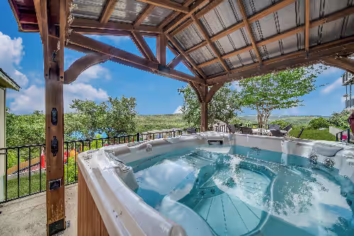 Spacious 5-bedroom house with AC, WiFi in enchanting Helotes, photo 2