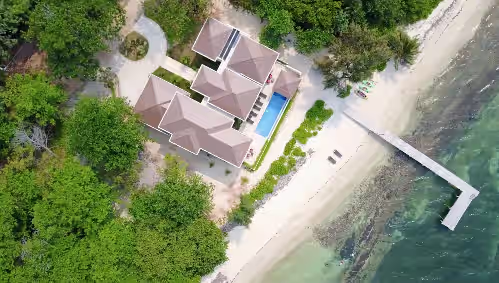 "LIVING WATERS ROATAN" CAMP BAY BEACH LUXURY OCEANFRONT VACATION VILLA, photo 4