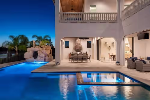 Family fun or a company retreat - 8BR Luxury Home with Infinity Pool!