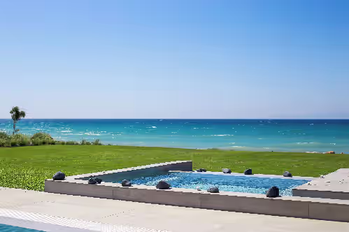 Miguel Luxury Beachfront Villa with Jacuzzi & Private Beach, photo 2