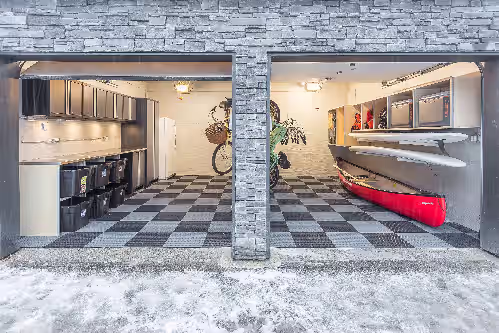 Alta Lake Chalet: Private Spa, Vaulted Ceiling, BBQs, Cinema, Lawn, Decks & More, photo 4