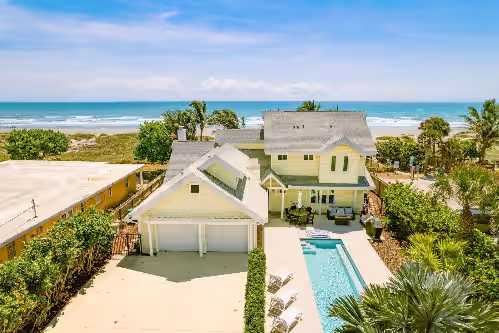Private Resort! Beachfront home w/pool & hot tub and five en suite rooms