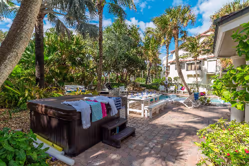 Chateau de la Mer: Gated Fla Beach Estate w/ heated pool, hot tub, elevator, photo 5