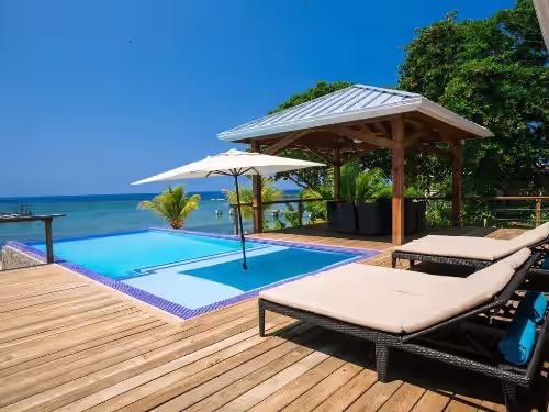 Hard to leave the pool at Snorkel from your own Private Beach/Infinity Pool/Spacious Luxury Living