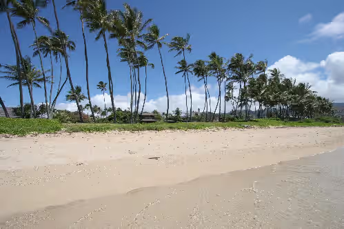 Beachfront, Kahala Mini Resort, w/2 pools, private tennis court, gated, A/C, photo 3