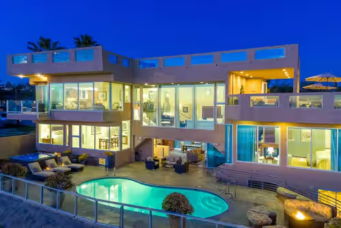 Oceanfront Beach, Pool, Hot Tub, Pickleball, Movie Theater, Elevator & Golf Cart