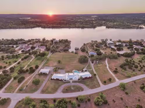 The Estate on Lake Travis, photo 4