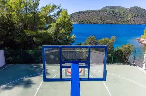 Beachfront family paradise with pools & kayak/boat & playground, TOP PRIVACY, photo 4