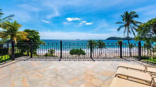 Stunning beachfront Flamingo mansion with incomparable ocean setting, photo 2