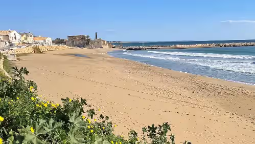 Beach at St. Charles Puntocom, sea ​​view, with swimming pool and parking