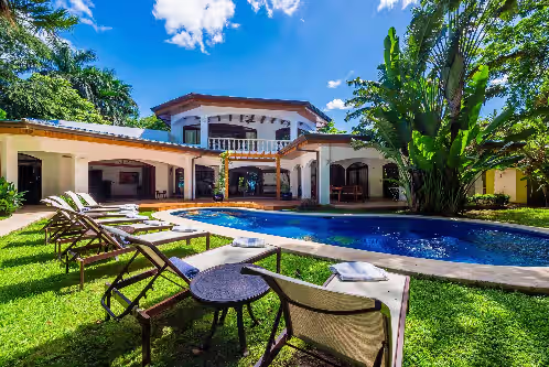 Beachfront 10BR Luxury Villa in Tamarindo – Walk to Town & Surf