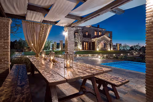 Outdoor dining at Awarded as World #5th : Palazzo Di P 5* Luxury Villa