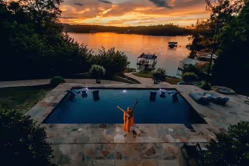 Lux Lakefront Sleeps 35 Pool Dock Gym Trampoline, photo 3