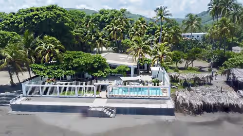 6 Bedroom 6 Bathroom Beachfront - Sandy Surf City Beach!