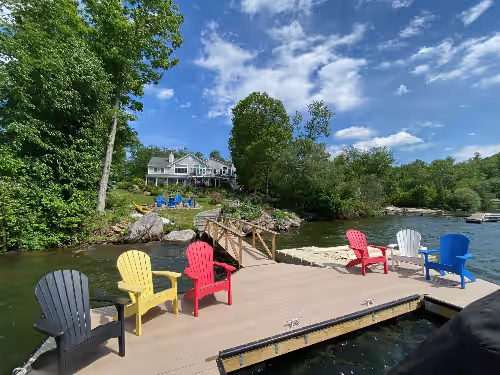 Candlewood Lake Perfection: Large and very private House, property and pool.