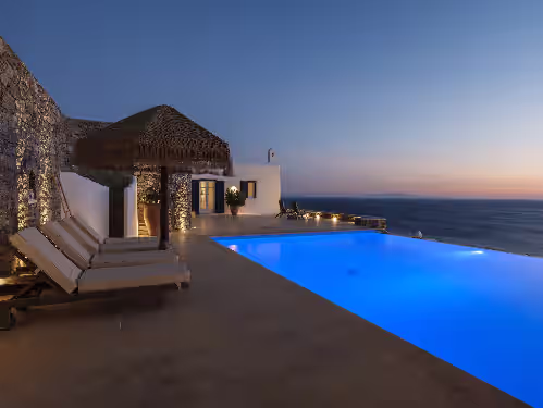 An Elegant Beachfront Luxury Retreat with Pool, Jacuzzi, 8 bedrooms, photo 2