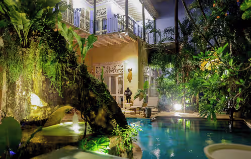 Luxe villa within Walled Town in Cartagena, adorned with masterpieces. 12 guests