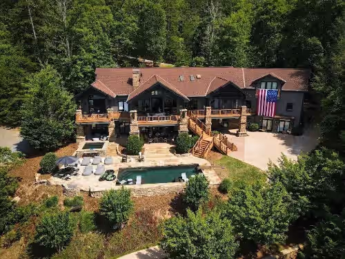 Lux Lakefront Sleeps 35 Pool Dock Gym Trampoline