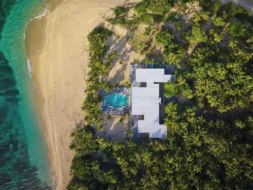 Private Fijian Island. Concrete and Glass Modern Home. Come surf, sun and play, photo 3