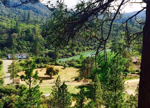 Beautiful private ranch, near Shasta Lake and next to Sacramento River sleeps 42