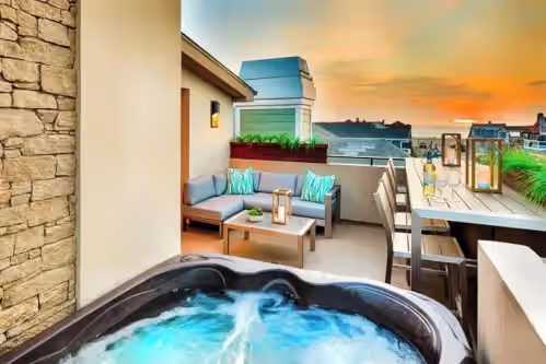 7 Br, 2 Hot Tubs, Rooftop, Beach Block, Ocean View