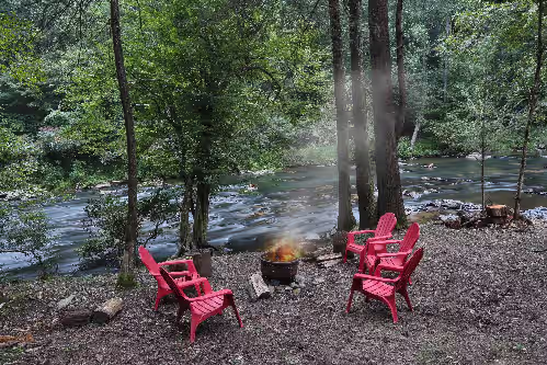 Riverside Sanctuary: Serene Luxury Lodge in Ellijay -750' of Riverfront Splendor, photo 2