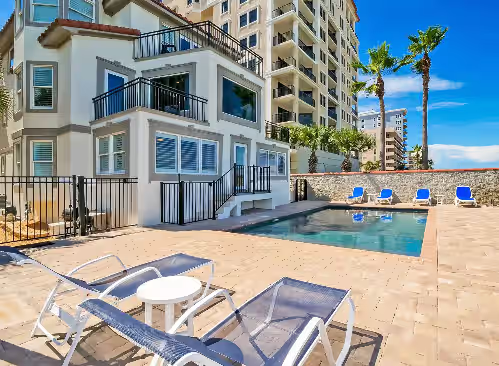 Awesome Retreat Beach House at City Center Stroll to Restaurants, Shops & Bars!