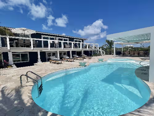 StanielCayRunaway - #1 Villa with Swim Up Pool Bar, Hot Tub, Pickle Ball,Private Beach-Solar Powered