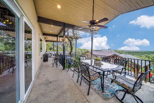 Spacious 5-bedroom house with AC, WiFi in enchanting Helotes, photo 3
