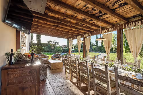 Outdoor dining at VILLA IRIS LUXURY SAN GIMIGNANO, 6 EN-SUITE BEDROOMS, SWIMMING POOL, SPA, SAUNA