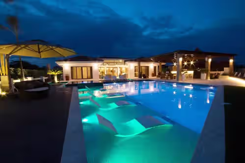 Luxurious Beach House - Private Pool Golf & Marina