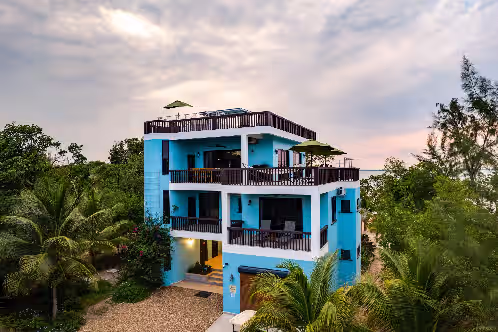 Shedrock Shangrila, Beach Front Whole House, photo 2