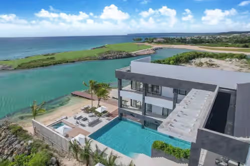 Vida Bella: Oceanfront estate w/ private beach, full staff, pool, gym & cinema, photo 3