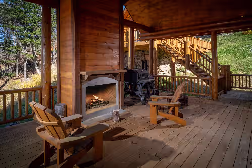 Property grounds at Royal Explorer Lodge Ski-in/Ski-Out Slope-side!! Snowshoe’s Premier Luxury Cabin Reviews, Deals & Photos