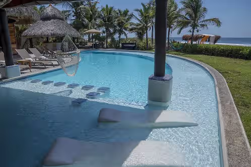 Casa Numa'Na - Luxurious Beach Villa (w/ Starlink)
