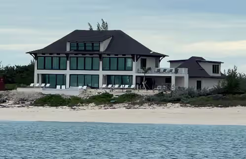 Beachfront estate home with private 70' dock and 7500sq ft. of living space, photo 2