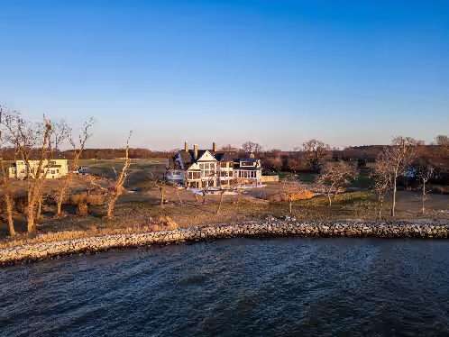 Exquisite 14,000 sq ft Waterfront Mansion with Pool, photo 4