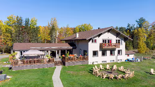 Enchanting Lakefront Property in the Heart of Nature, photo 2