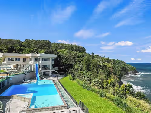 Waterfalling Estate is an oceanfront compound on the Big Island unlike any other, photo 4