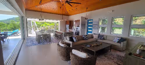 BEACHFRONT 5 BEDROOM VILLA–POOL, SOLAR, PRIVATE, photo 2