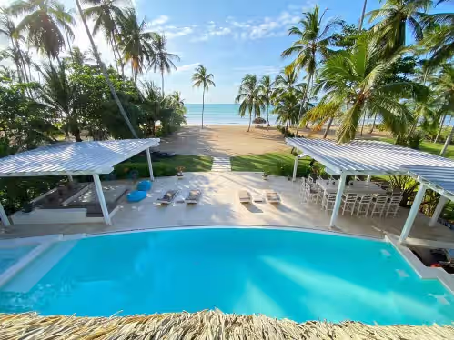 Spectacular BEACHFRONT luxury Villa with private pool, Jacuzzi chef, full staff