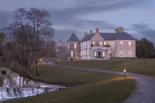 Historic Riverside Manor on 33 private acres
