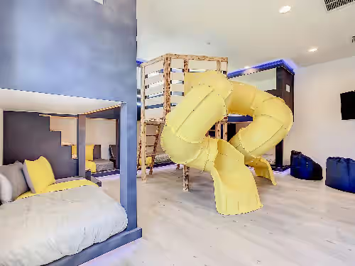 Room at Super Fun House with Amazing Views