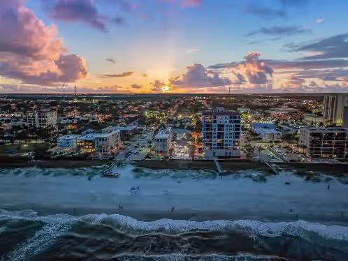 Awesome Retreat Beach House at City Center Stroll to Restaurants, Shops & Bars, photo 4