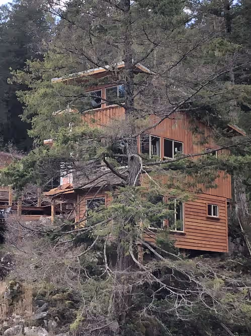 Secluded Oceanfront Property in a peaceful cove in Desolation Sound, photo 2