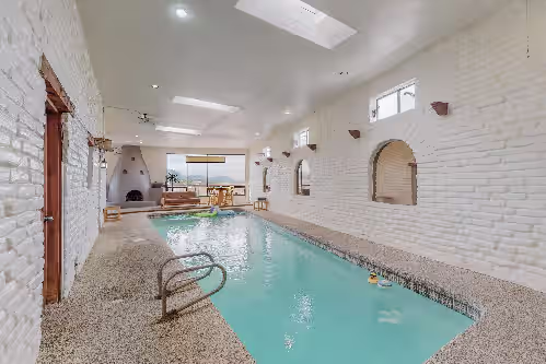 Indoor Heated Pool♨️Hot Tub♨️Sauna, Foosball Sleeps 18 Mtn Views