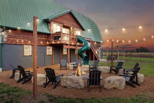 Big Sky Barnhouse - Barnhouse! Mini Golf, Slide, Theater, Arcade/Games, Pool/Hot Tub/Sauna, Home Gym