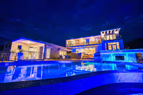 CASA HERDZ-LUXURY VILLA W PRIVATE BEACH, INFINITY POOL, photo 3