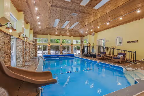Indoor Pool/Spa with Lake Michigan Beach Access! Near Grand Haven and Sleeps 24, photo 2